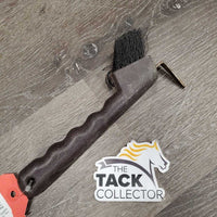 Plastic Hoof Pick, Bristle Brush *fair, dirty, rusty, bent bristles
