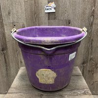 Flat Back Plastic Bucket *gc, dirty, scuffed, scratched, chewed, stuck handle
