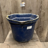 Flat Back Plastic Bucket *gc, dirty, scuffed, scratched, chewed
