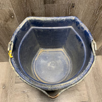 Flat Back Plastic Bucket *gc, dirty, scuffed, scratched, chewed
