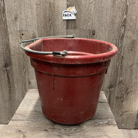 Flat Back Plastic Bucket *gc, dirty, scuffed, scratches, chews
