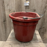 Flat Back Plastic Bucket *gc, dirty, scuffed, scratches, chews
