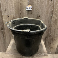 Flat Back Plastic Bucket *gc, dirty, scuffed, scratches, chews
