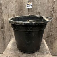 Flat Back Plastic Bucket *gc, dirty, scuffed, scratches, chews
