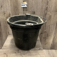 Flat Back Plastic Bucket *gc, dirty, scuffed, scratches, chews
