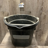 Flat Back Plastic Bucket *gc, dirty, scuffed, scratches, chews
