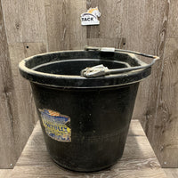 Flat Back Plastic Bucket *gc, dirty, scuffed, scratches
