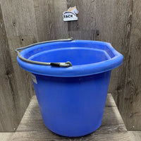 Flat Back Plastic Bucket *vgc, mnr dirt, scuffs
