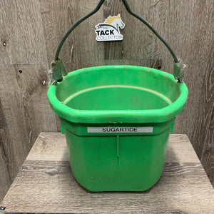 Flat Back Plastic Bucket *gc, dirty, scuffs, scratches, chews, tape