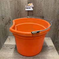 Flat Back Plastic Bucket *vgc, mnr dirt, scuffs, tape
