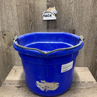 Flat Back Plastic Bucket *gc, dirt, scuffs, scratches, mnr crack
