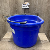 Flat Back Plastic Bucket *gc, dirt, scuffs, scratches, mnr crack
