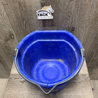 Flat Back Plastic Bucket *gc, dirt, scuffs, scratches, mnr crack
