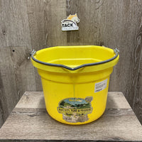 Flat Back Plastic Bucket *vgc, mnr dirt, scuffs, scratches
