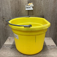 Flat Back Plastic Bucket *vgc, mnr dirt, scuffs, scratches
