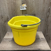 Flat Back Plastic Bucket *vgc, mnr dirt, scuffs, scratches
