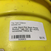 Flat Back Plastic Bucket *vgc, mnr dirt, scuffs, scratches
