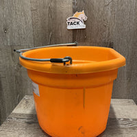 Flat Back Plastic Bucket *vgc, mnr dirt, scuffs, scratches
