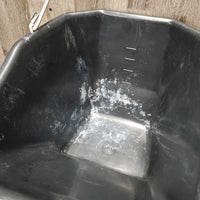 Plastic Better Bucket Feed Bucket *gc, residue, scratches, peeling label
