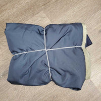 Nylon Stable Sheet, 2 front straps *vxc, clean, v. mnr threads, stains
