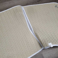 Quilt Mesh Spine Dressage Saddle Pad *vgc, v. mnr dirt, stains, hair
