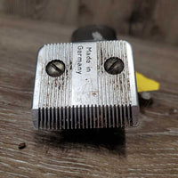 Cordless Clippers, Box, Blades, Cord, Oil, 3 Guards, screwdriver *gc, dirty, hairy *WORK, CHARGES, SOUND Great, Missing 1 Guard
