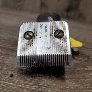 Cordless Clippers, Box, Blades, Cord, Oil, 3 Guards, screwdriver *gc, dirty, hairy *WORK, CHARGES, SOUND Great, Missing 1 Guard