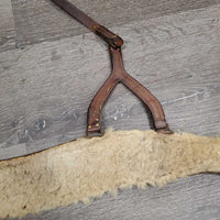Western Breastcollar, Fleece *fair, older, cracking, clumpy, rusty, dry, stiff, deep ripples, zholes
