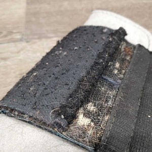 Closed Front & Hind Boots, velcro *fair, clean, faded, v.pilly, holey lining, loose thread, snags, hairy velcro