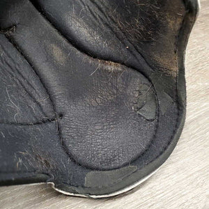 Closed Front & Hind Boots, velcro *fair, clean, faded, v.pilly, holey lining, loose thread, snags, hairy velcro