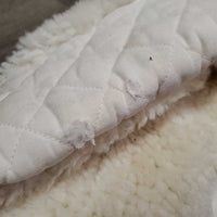 Quilt & Sheepskin Girth Cover *vgc/gc, clean, stains, clumpy, creases, loose threads, older, shrunk?
