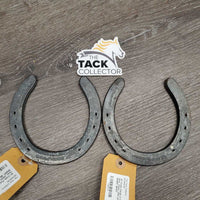 2 Horseshoes *like new, clean, rust, pitted
