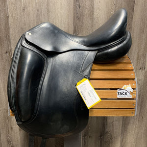 18" M/W *5.5" CWD SE03 Monoflap Dressage Saddle, Red CWD Cover, Foam Panels, Thick High Back Panels, XLg External Front Blocks, Flaps: 17.5" x 10" Serial # SE03 18 4L PA715210505 10-8512RT