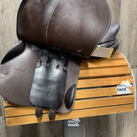 17" M *4.5" Voltaire Stuttgart Close Contact Saddle, 2 Billet Guards, Voltaire Brown/Blue Cover, PRO Foam Panels, Med Front & Back Blocks, Flaps: 13.5"L x 13.5"W Serial #: 1117 24 17 2A M/M PRO B15
