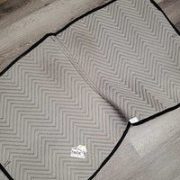 Dressage Saddle Pad *vgc, mnr hair, threads
