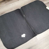 Dressage Saddle Pad *vgc, mnr hair, threads
