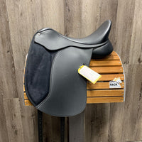 17.5" Med *Black Gullet In Wintec 500 Dressage Saddle, CAIR Panels, Front & Rear Gusset Panels, Yellow/Narrow Gullet, Flaps: 17"L x 13"W Serial #: W 1707 0201 44 DR 17.5"
