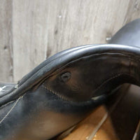 17.5 W *5.5" Sankey SD Custom Dressage Saddle, Black Sankey Cover, Wool Flocking, Large Front Blocks, Lg Rear Gusset Panels, Long Front Gusset Panels, Flaps: 17.5"L x 12.5"W Serial #: 1831017 17.5 T
