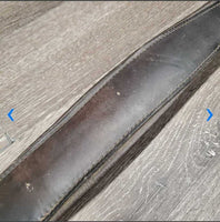 Narrow Leather Girth, 1x els *gc/fair, rusty, rubs, dirt, stiff, dry, torn els edges, hairy seams
