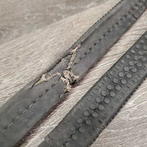 Soft Rubber Reins, thick leather finger stoppers *fair, v.dry, v.stiff, cracking, rubber: holey, thin, torn
