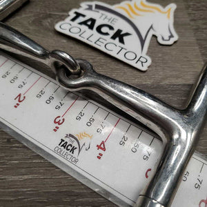 Med D Ring Snaffle Bit *vgc/gc, clean, residue, scratches, scuffs