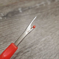 Seam Ripper, 0 cap *gc, dirt, rust
