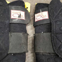 Pr Closed Boots, velcro *fair, pilly, mnr hair, dirt, velcro: loose & hairy, faded, rubs, snags
