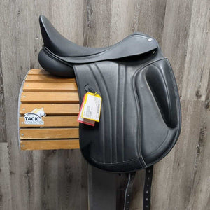 18 Adj *Red-Wide In PEi Marseille Monoflap Dressage Saddle, PEi Green Cover & Black Cantle Cover, Black (Med) Gullet & Box, German aniline leather, Synthetic Wool Flocking, Rear Gusset Panels, Flaps: 18"L x 12.5"W Serial #: PE 09 0095 18"