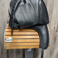 18 Adj *Red-Wide In PEi Marseille Monoflap Dressage Saddle, PEi Green Cover & Black Cantle Cover, Black (Med) Gullet & Box, German aniline leather, Synthetic Wool Flocking, Rear Gusset Panels, Flaps: 18"L x 12.5"W Serial #: PE 09 0095 18"
