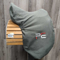 18 Adj *Red-Wide In PEi Marseille Monoflap Dressage Saddle, PEi Green Cover & Black Cantle Cover, Black (Med) Gullet & Box, German aniline leather, Synthetic Wool Flocking, Rear Gusset Panels, Flaps: 18"L x 12.5"W Serial #: PE 09 0095 18"
