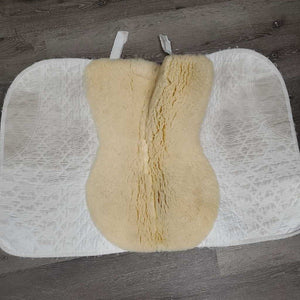 Sheepskin Quilted Dressage Saddle Pad *gc, dingy, v. pilly/rubbed, loose/frayed velcro, clumpy, stains, mnr hair, puckers