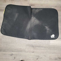 Quilt Dressage Saddle Pad *gc, residue, tape, mnr faded, rubs, pills, hair

