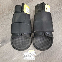 Hvy Closed Boots, velcro *vgc, clean, mnr hair, dirt & rubs