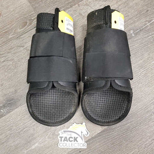 Hvy Closed Boots, velcro *vgc, clean, mnr hair, dirt & rubs